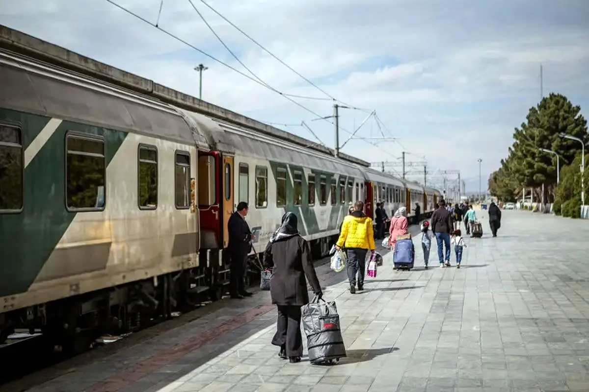 آغاز پیشفروش بلیط قطار ویژه اسفند 1404
