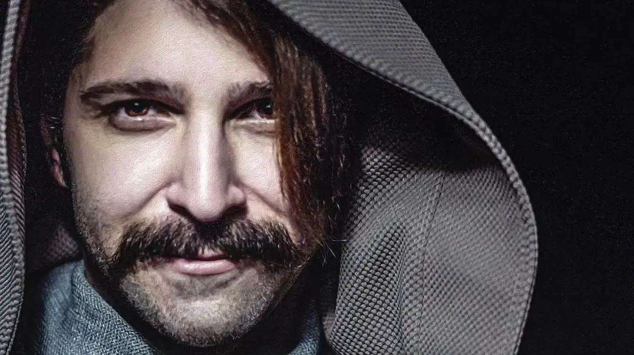 قاب احساسی حمید هیراد و مادرش/ مادر زیبای آقای خواننده را دیده‌اید؟