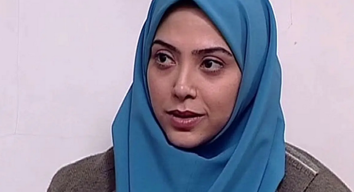 عکس| مریم سلطانی 17 سال بعد از سریال «سه در چهار» با کلاه پشمی سفید