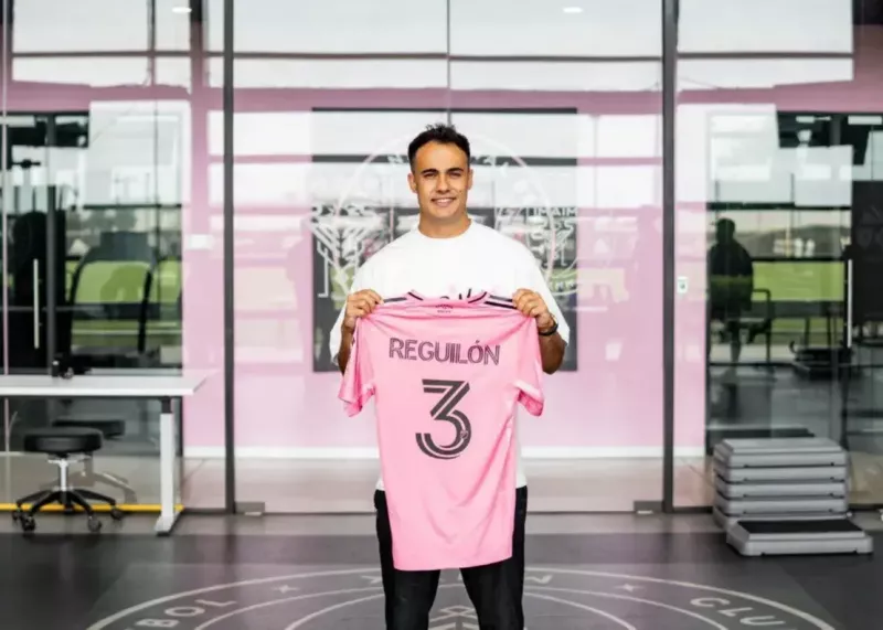 سرخیو رگیلون گزینه پرسپولیس همبازی لیونل مسی شد