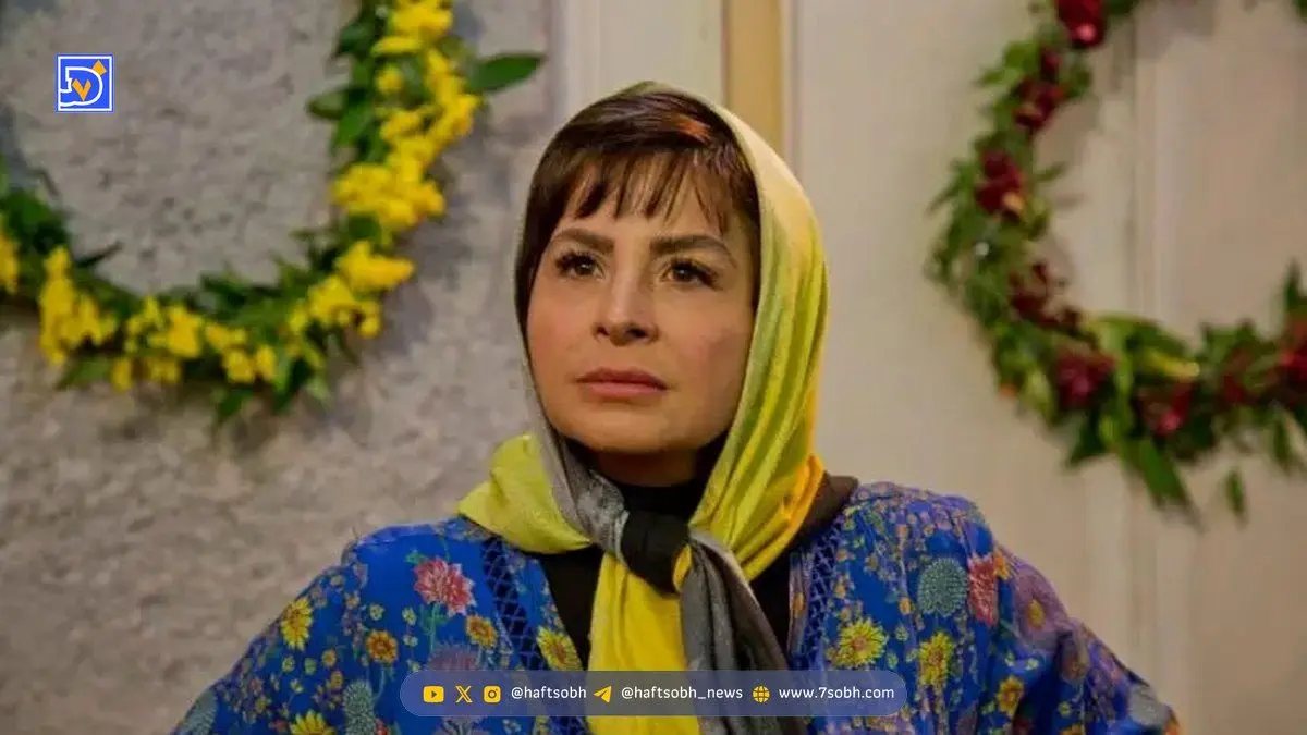 نگاهی به چیدمان منزل شاهانه و مجلل سیما تیرانداز / از پردهها و لوسترهای اعیانی تا فرش گلبهی و کابینتهای چوبی