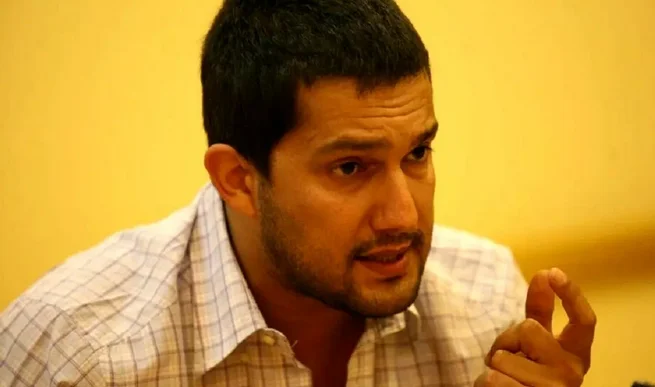 فیلم| ملت شریف ایران حامد بهداد را با خاک یکسان کرد! واکنش مردم به گزافه گویی سلبریتی پوشالی؛ پول مفت به شما مزه کرده!