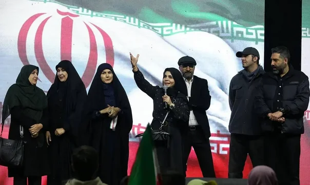 استایل هنرمندان در ویژه برنامه ایران در باغ فردوس