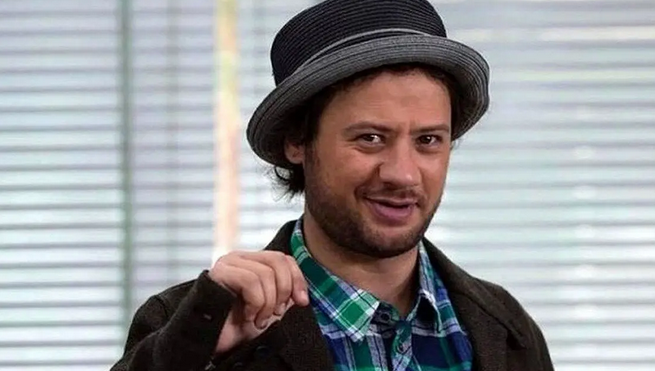 بهترین سریال‌های علی صادقی کمدین دهه‌ی ۸۰