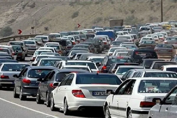 ترافیک سنگین در چالوس، هراز و مسیر رفت و برگشت آزادراه تهران–کرج