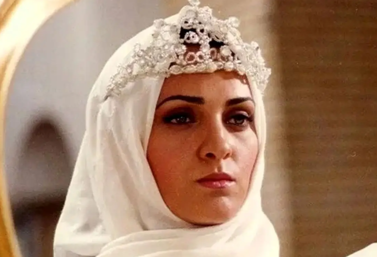 عکس| سفر زمان؛ «رویا نونهالی» در کنار همسرش «رامین حیدری»؛ سال 1401