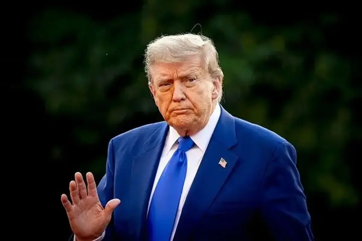 عکس| واکنش عضو کنگره به تصویرسازی ترامپ از خودش: اهانت‌آمیز و کفرآلود است