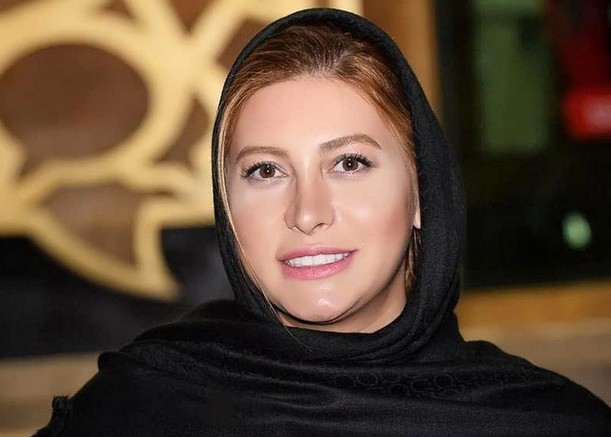 ایده استایل ترکیب سنتی و مدرن به سبک فریبا نادری با شال مامان بزرگی و شلوار لگ واید