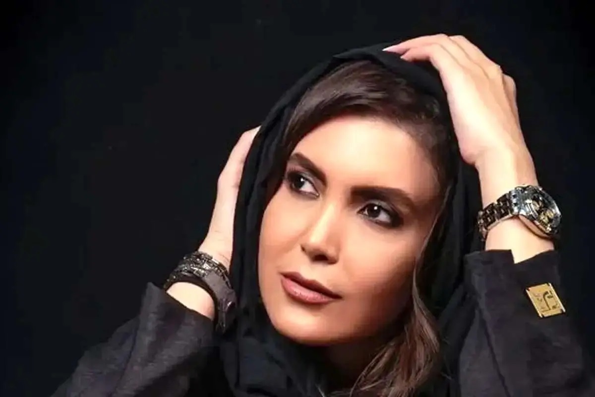 سفر زمان | سلفی سامیه لک بازیگر نقش «آیناز» آنام 39 سالگی با کودکان سیستان و بلوچستان