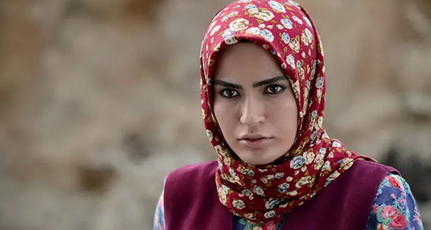 سفر در زمان| شیوا طاهری، دنیا سریال گذر از رنج ها در خیابان های لندن