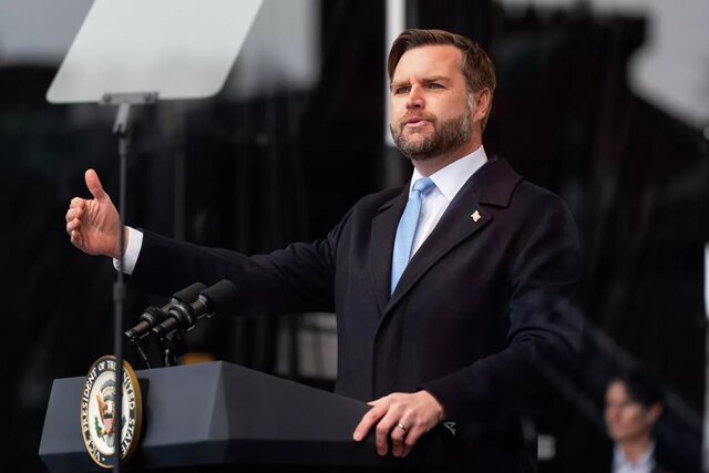 معاون رییس جمهور آمریکا تصمیم ترامپ درباره ایران را لو داد