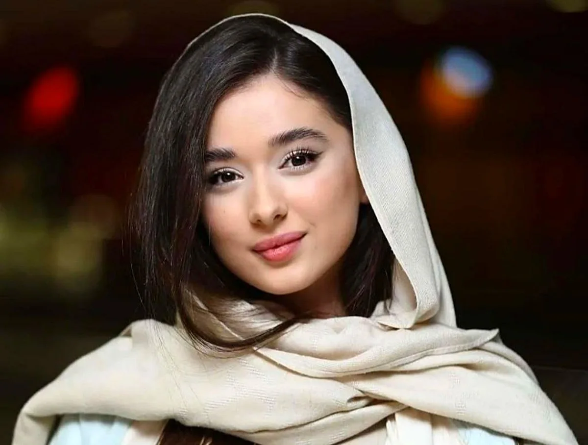 بیوگرافی و سن ساینا روحانی بازیگر نقش آتیه در فیلم غریزه + عکسش با کامران