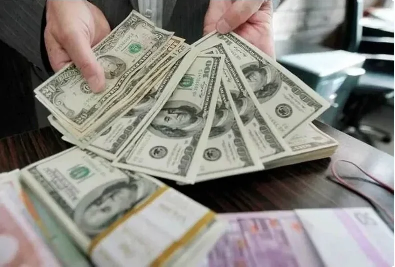 قیمت دلار در بازار آزاد امروز 9 تیر 1405 / دلار کمی آرام شد