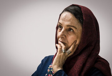 گلاب آدینه در ۳۵ سالگی و در چهارمین فیلماش