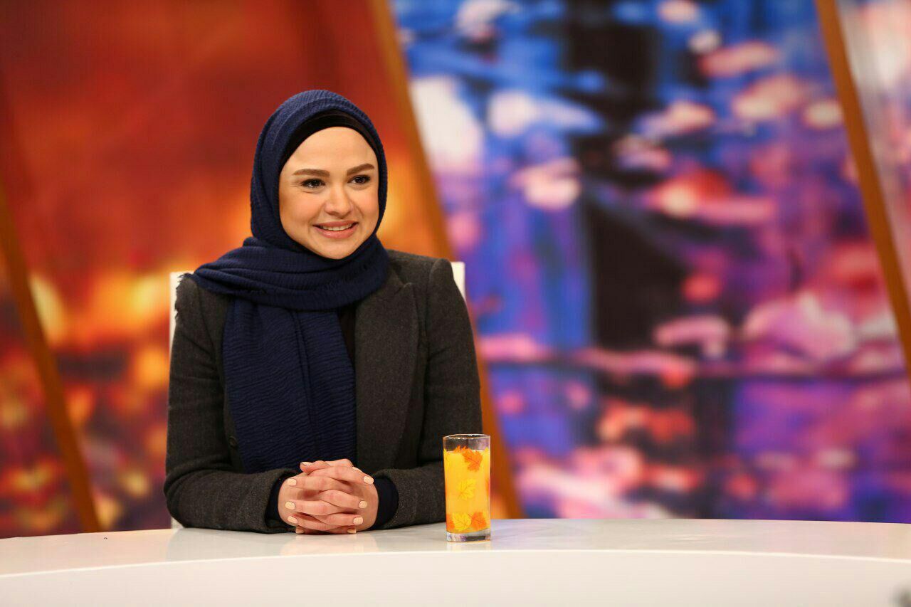 عکس؛ استایل نیلوفر هوشمند، بازیگر محبوب نقش «نرگس» لیسانسه ها در واقعیت