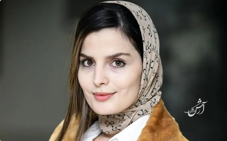 عکس| سفر زمان؛ تیپ و چهرۀ «غزاله اکرمی» (سوجان) در اکران «بچهی مردم»