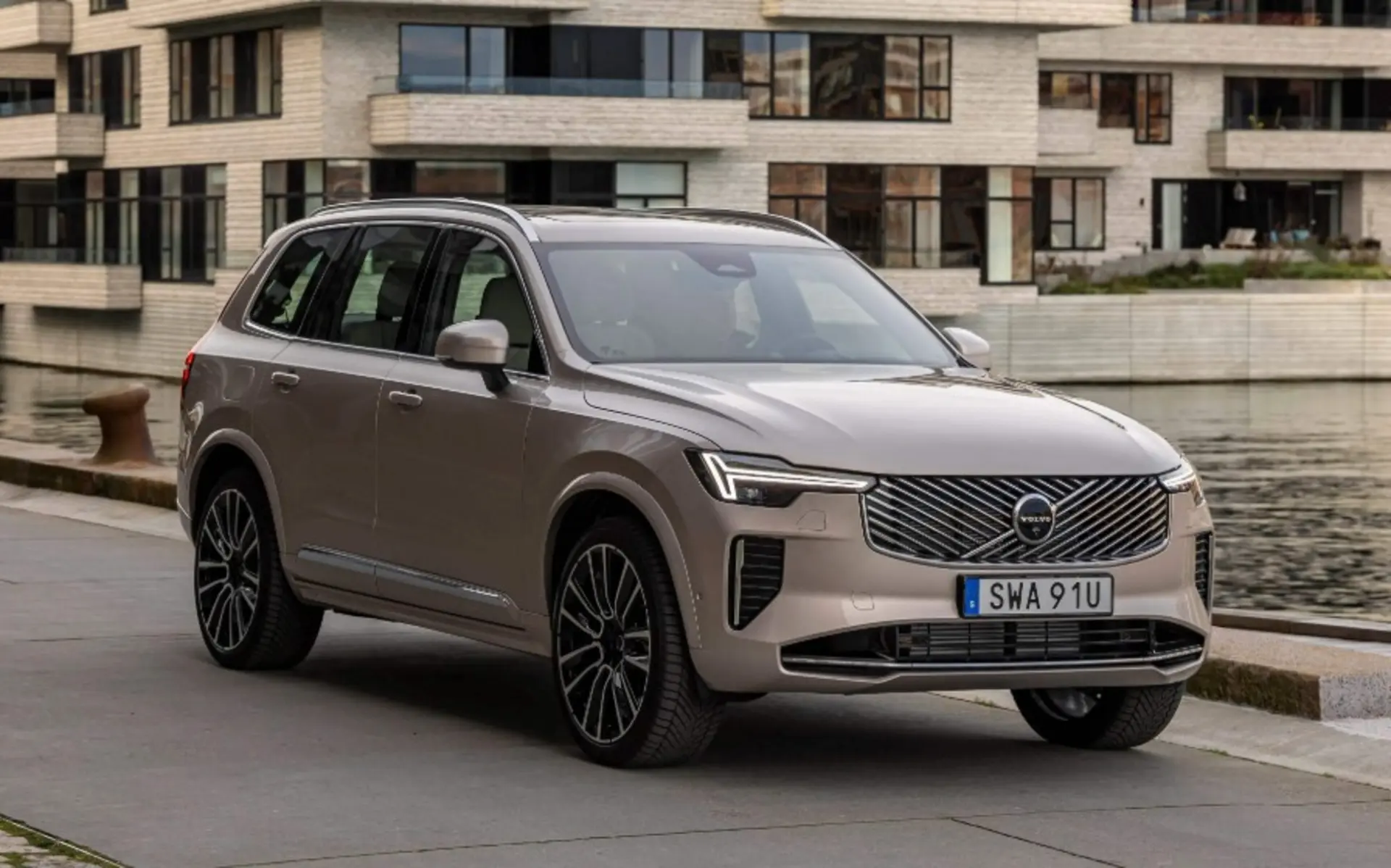 ولوو XC90 در ایران؛ مشخصات و قیمت شاسی بلند لوکس وارداتی