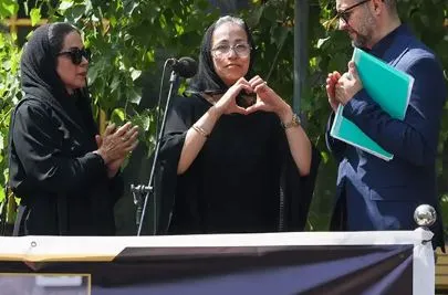فیلم همخوانی تلخ نینا همسر و المیرا دختر اکبر عبدی با محمد اصفهانی