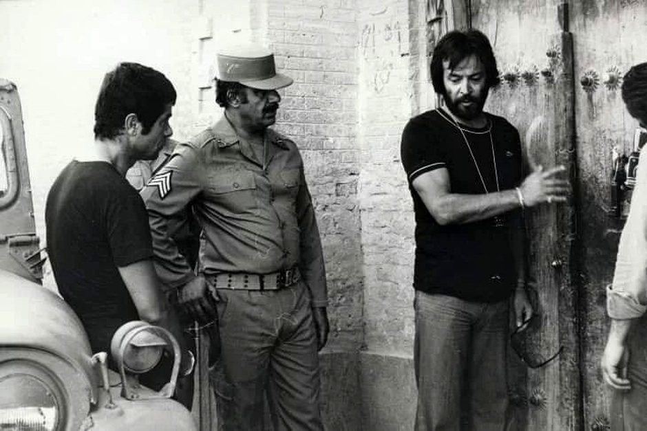 سفر زمان | عکس نوستالژی «بهروز وثوقی و ایرج قادری» پشت صحنه فیلم بت 49 سال پیش