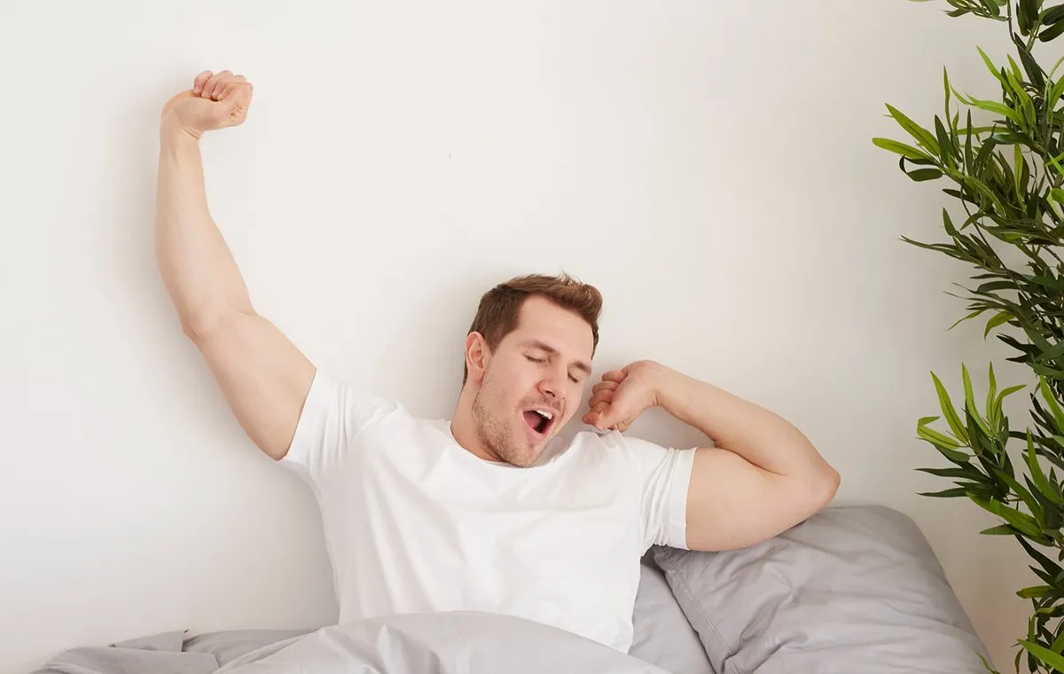 آیا بیدار شدن در ساعت ۵ صبح واقعاً شما را موفق‌تر می‌کند؟