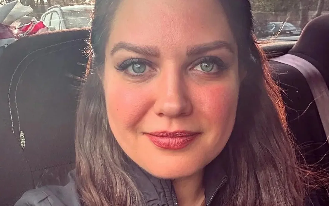 سفر در زمان؛ «سوزانا آلوز» بازیگر خارجی سریال بیگانگان در کنار همسرش؛ سال 1399