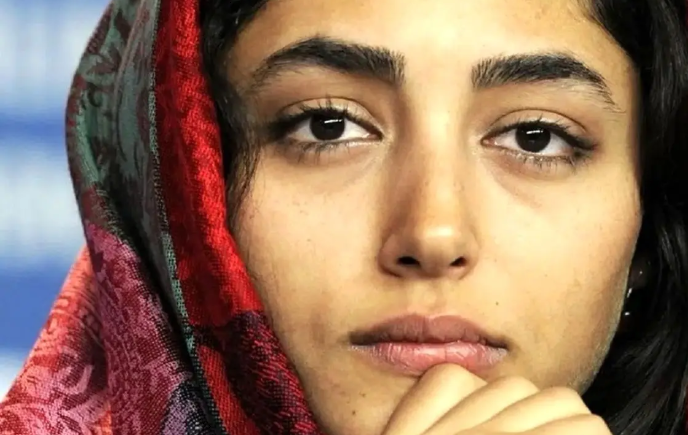 عکس| سفر زمان؛ «گلشیفته فراهانی» 19 ساله در پشت‌صحنه پنجمین فیلمش؛ سال 81