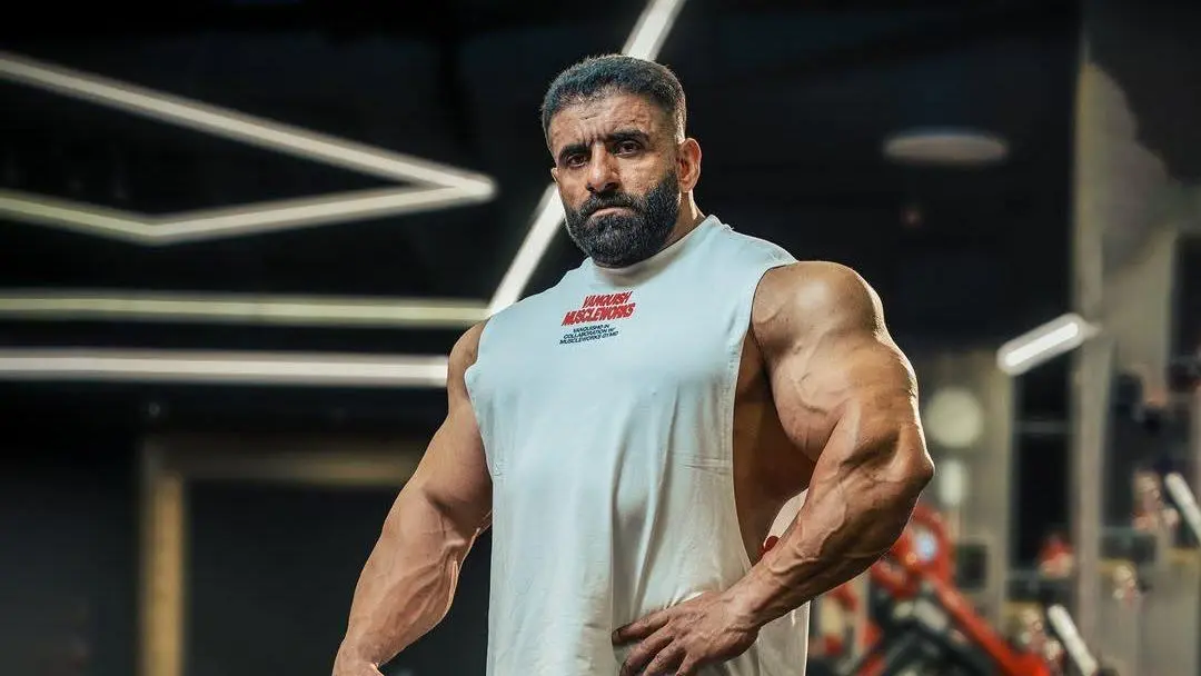 آزادی ۲۸ زندانی با کمک هادی چوپان قهرمان مستر المپیای جهان