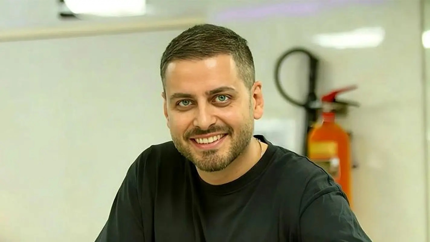 سفر زمان | تغییر جذاب چهرۀ احمد پورخوش بازیگر «محمدعلی» آنام در 41 سالگی