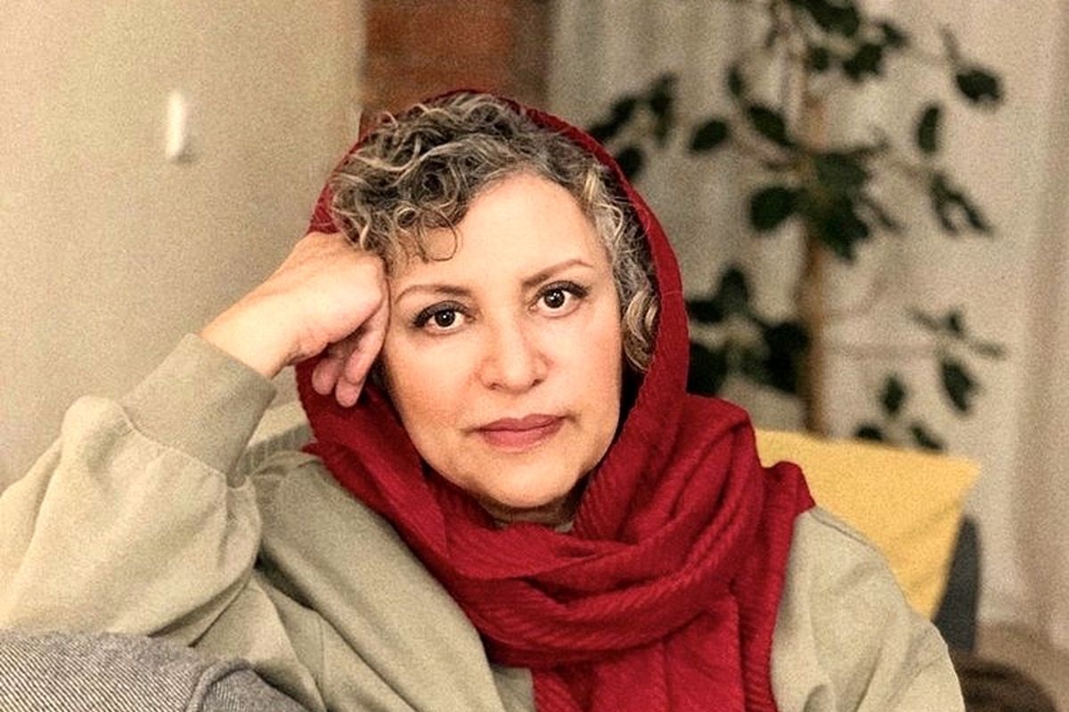 جشن تولد 63 سالگی رویا تیموریان با کیک شکلاتی