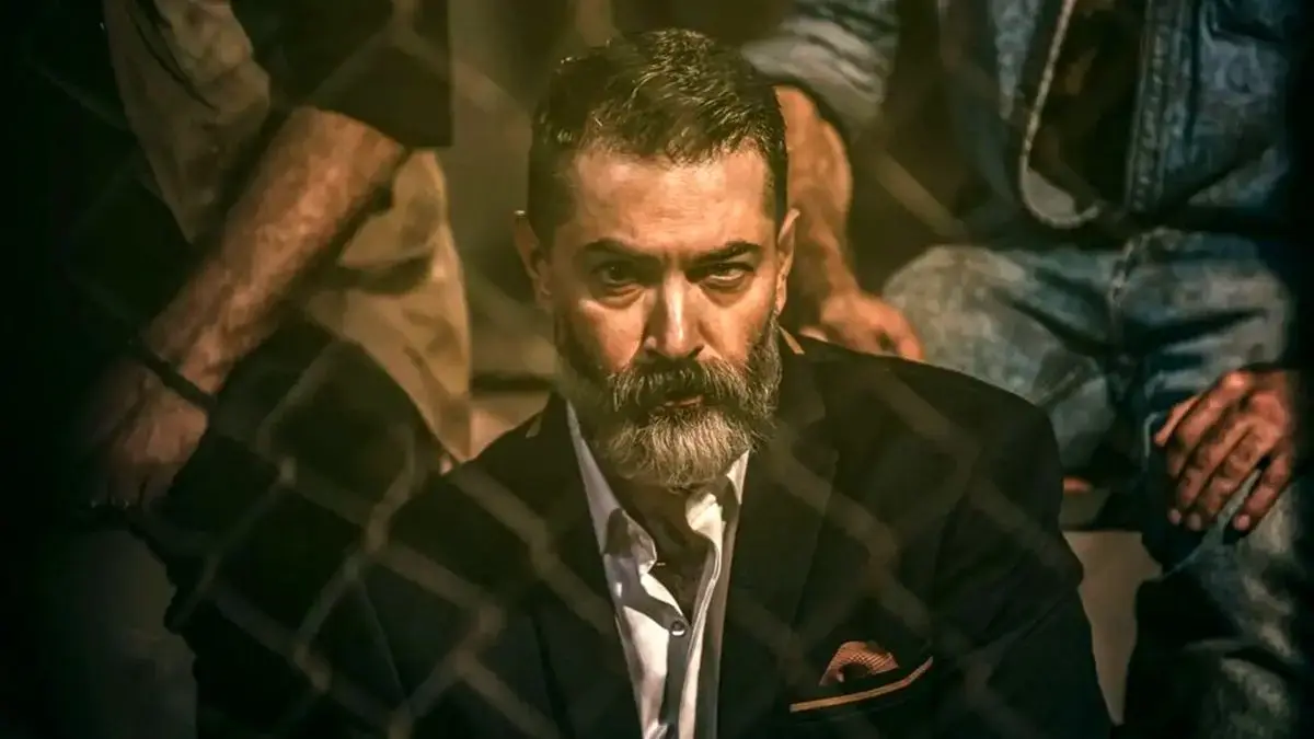 عکس | پارسا پیروزفر و محمدرضا شریفی‌نیا در استخر؛ 1381