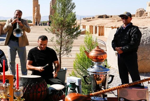 جشن شب یلدا در تخت جمشید