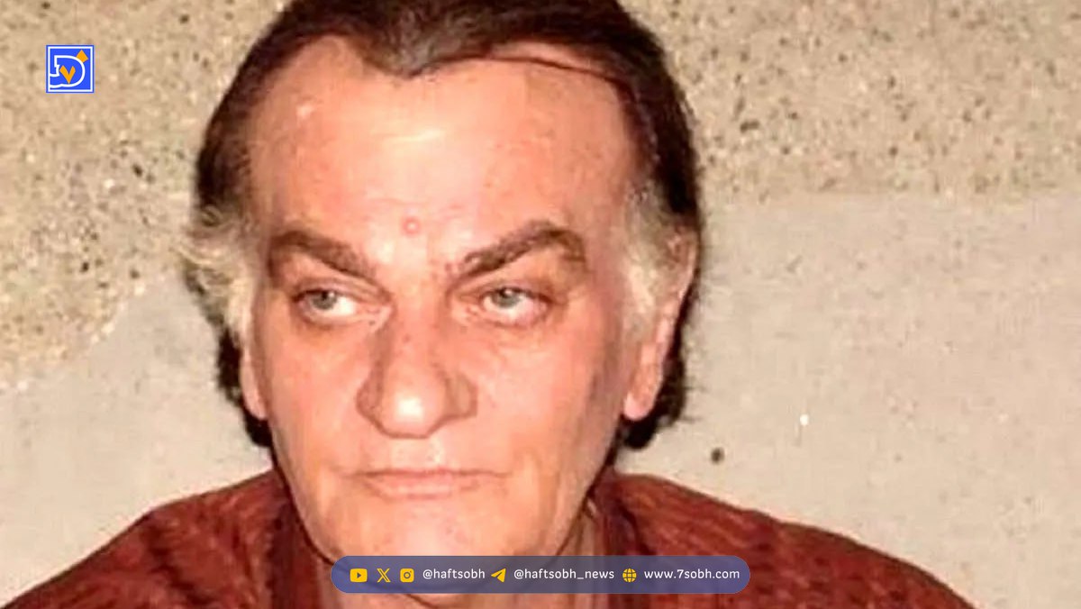 فتحعلی اویسی در ۴۰سالگی و در کنار پسرش؛ سال ۶۴