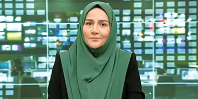 فوری /  برکناری مجری زن صدا و سیما بعد از آواز خواندن