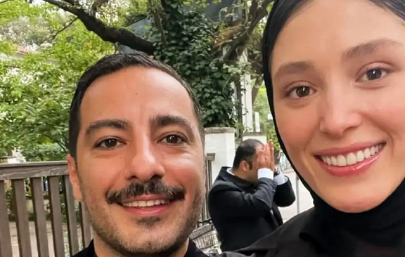 عکس| سفر در زمان؛ «فرشته حسینی» در کودکی و در آغوش مادرش؛ اواخر دهه 70