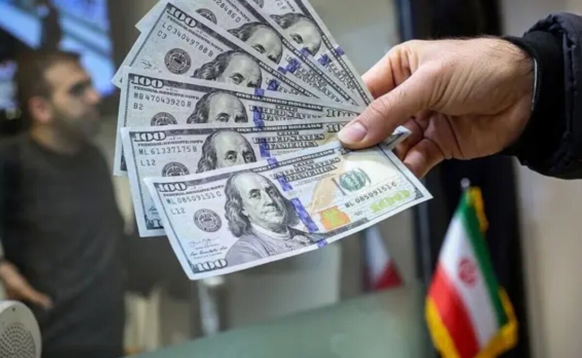 دلار رسما وارد کانال ۱۶۰ هزار تومان شد/ پیشبینی قیمت دلار ۹ بهمن ۱۴۰۴