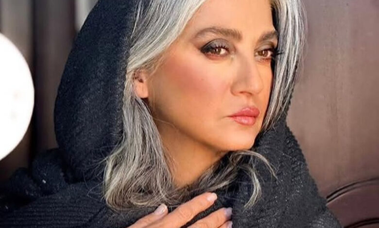 عکس‌ روز  | تیپ پاییزی رویا جاویدنیا در پارک