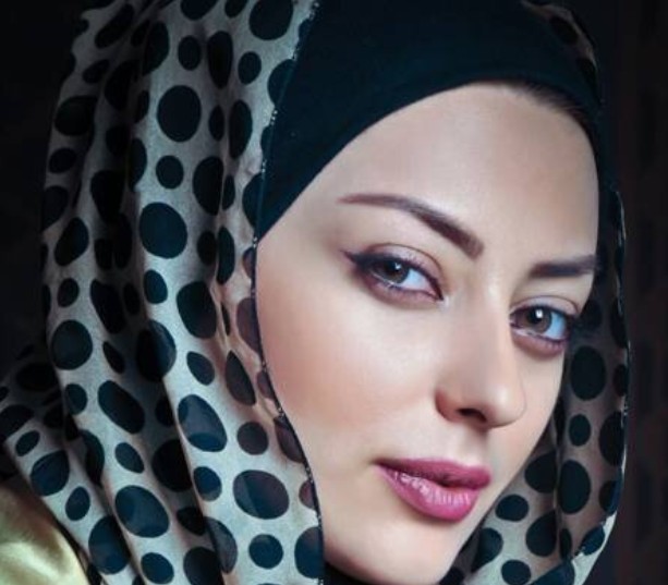 نگاهی به مانتو هنری نفیسه روشن با طرح برج آزادی+عکس