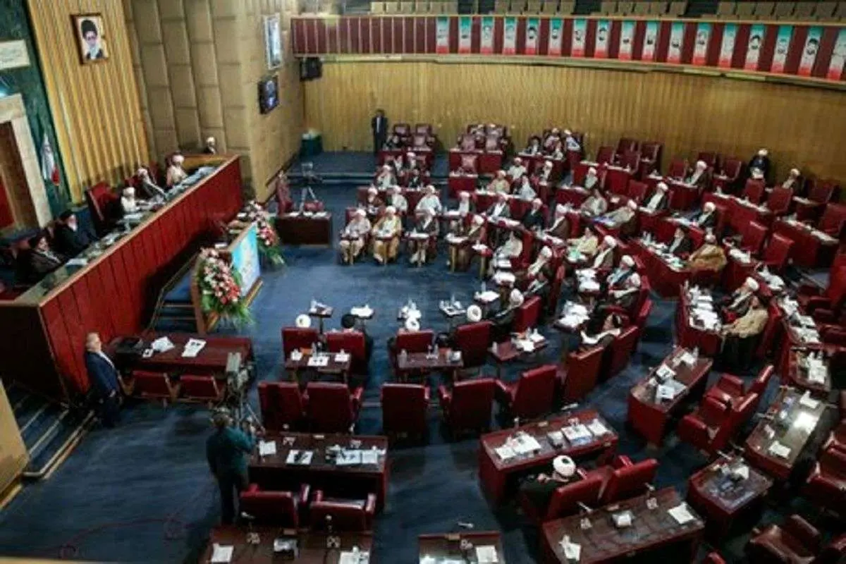 رهبر جدید کی و چگونه معرفی می شود؟