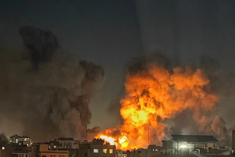 حملهٔ هوایی رژیم صهیونیستی و آمریکا به چند منطقهٔ تهران