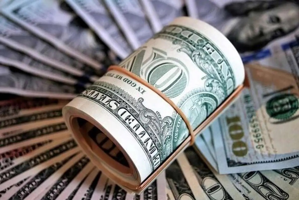 فروش دلار با کارت ملی آغاز/هر نفر چقدر ارز می‌تواند بخرد؟/ اعلام قیمت جدید