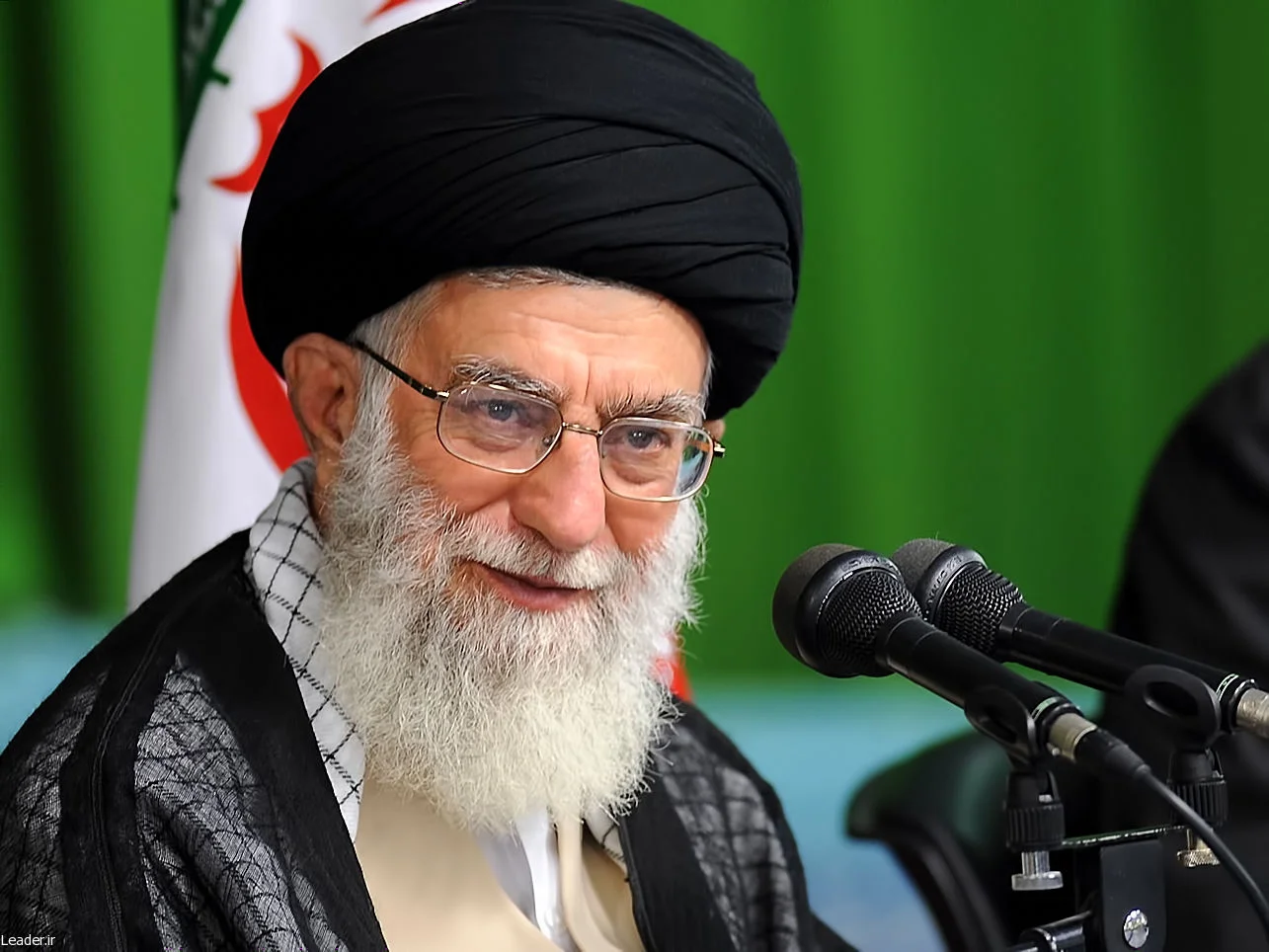 سفر در زمان | رهبر شهید انقلاب آیت الله خامنه ای در یک و نیم سالگی