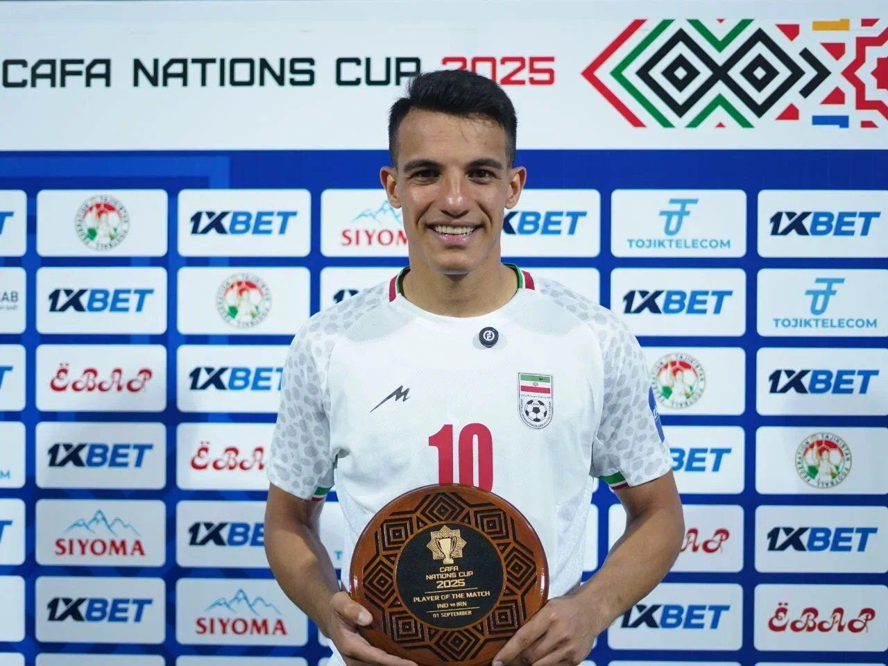 حسین زاده باید پیراهن تیم ملی را پس بدهد!