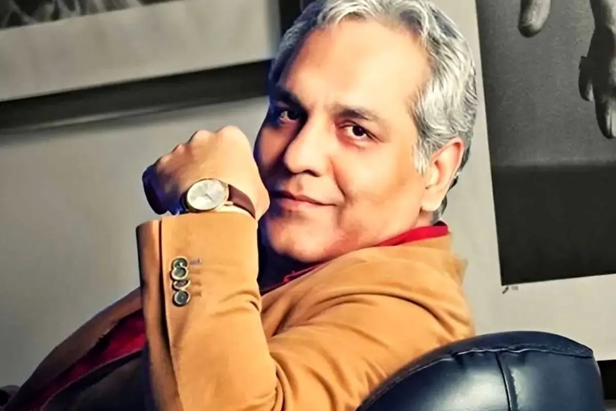 محمدرضا غفاری در دورهمی مهران مدیری: ازدواج نمی‌کنم.../ زوده.../شما فک کنین یکی بیاد که دیگه نمیره...+ ویدیو