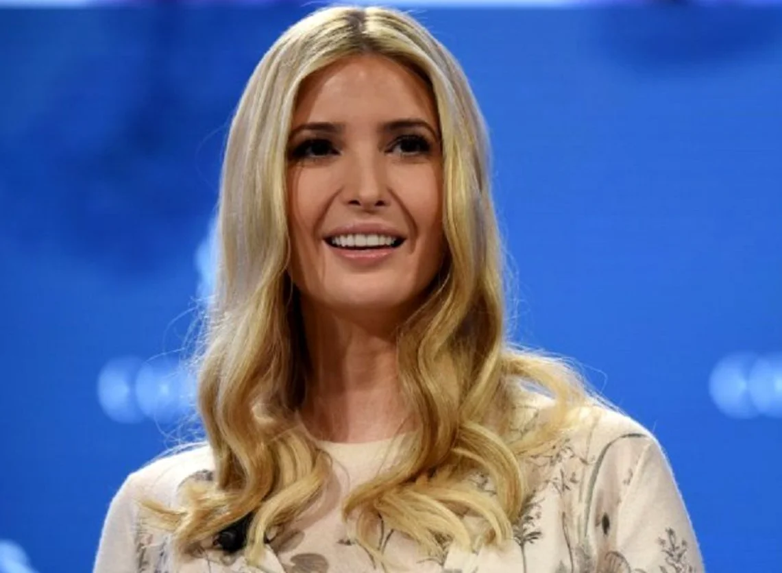 سفر در زمان؛ «ایوانکا ترامپ» در مراسم تشییع جنازه پدربزرگ اش در نیویورک؛ سال 1378