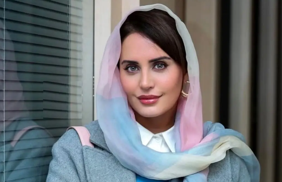 تصاویر| سفر در زمان؛ «الناز شاکردوست» در رستوران یخی قطب شمال؛ سال 96