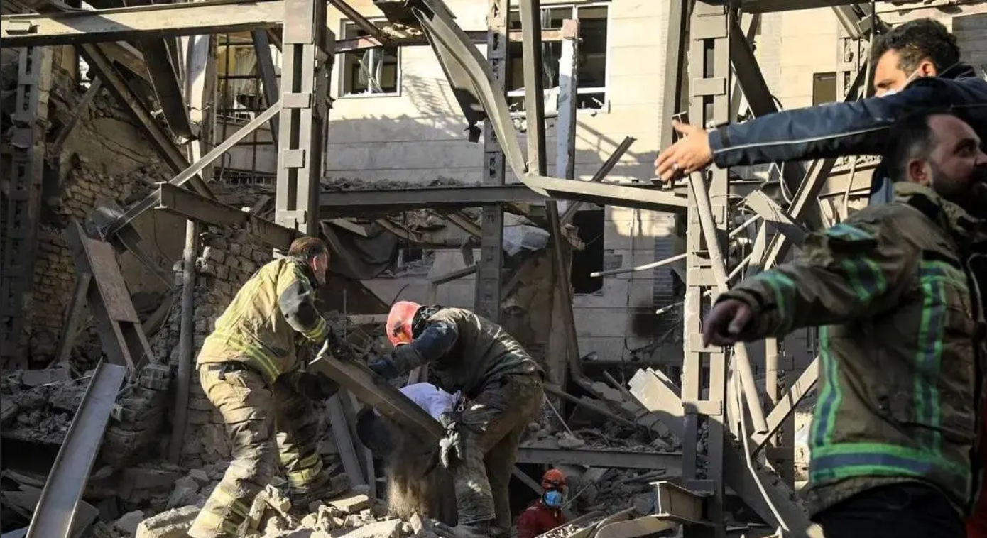 چطور دیگران را از زیر آوار نجات دهیم؟ + اینفوگرافیک