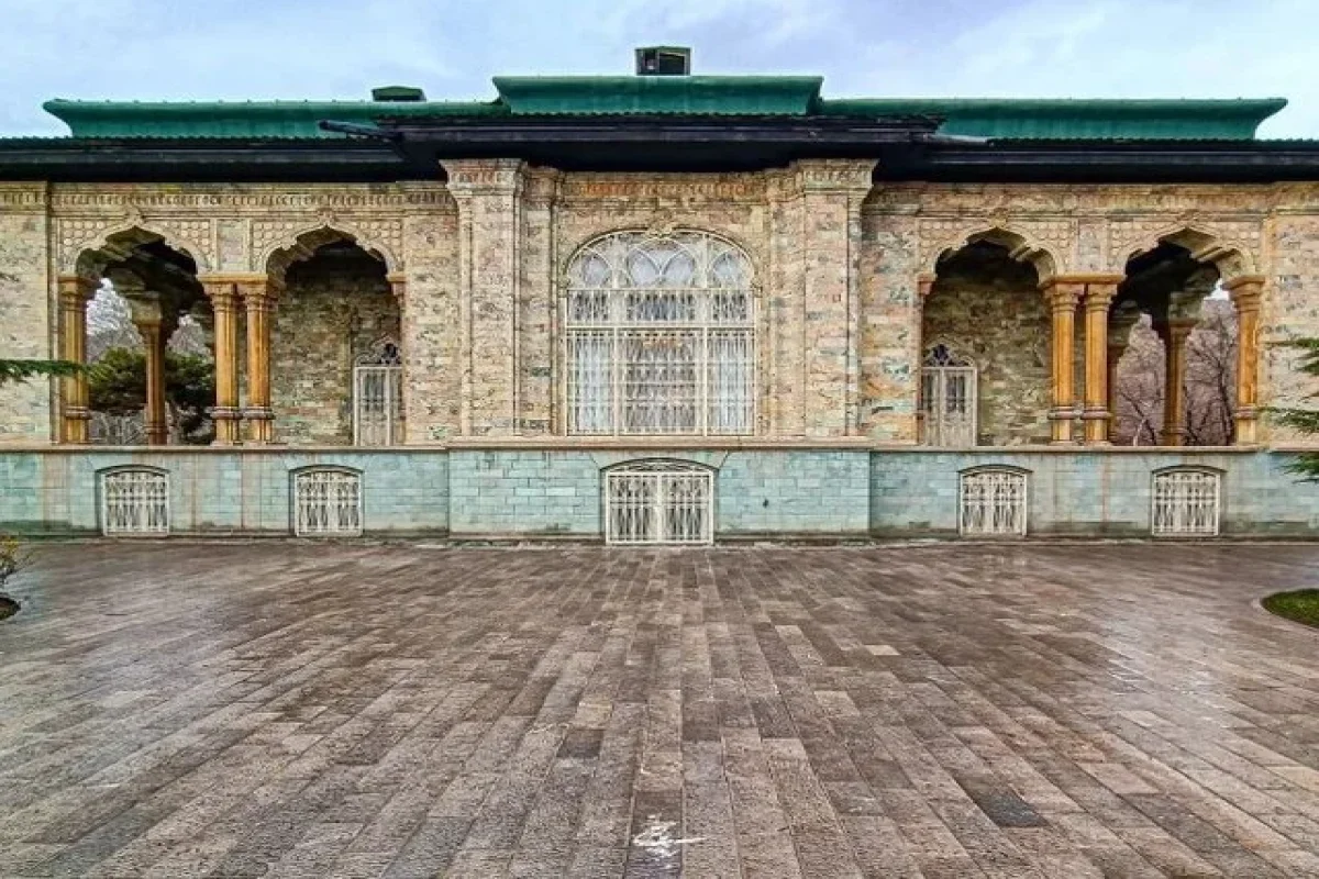 حمله به کاخ سعدآباد در حمله هوایی