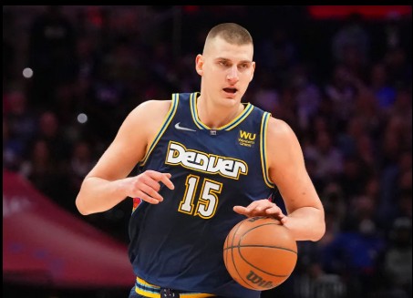 بهترین بازیکن بسکتبال جهان در سال 2021