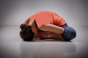 ژست زاویه بسته (Baddha Konasana)