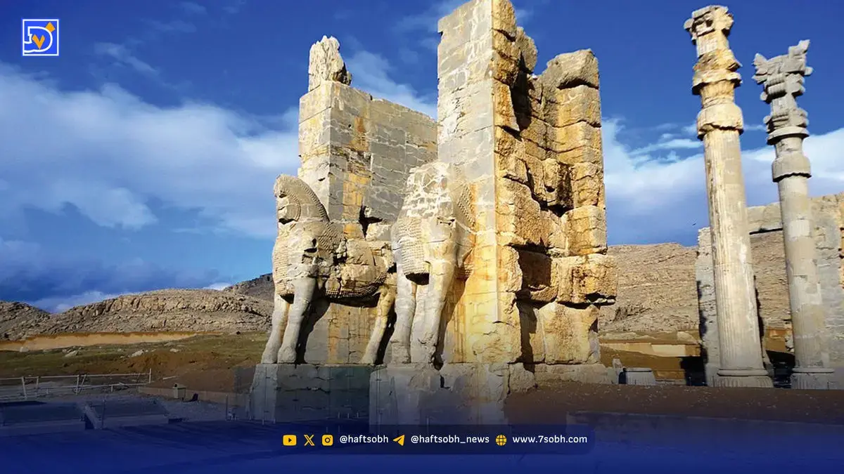 سفر زمان | اولین عکس از تخت جمشید پیش از گودبرداری